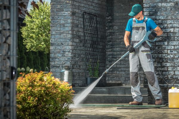 Cost of Outside House Cleaning in Provo