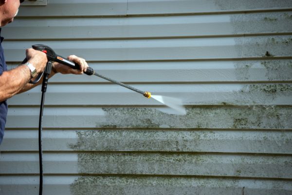 Cost of Vinyl Siding Power Washing in Provo